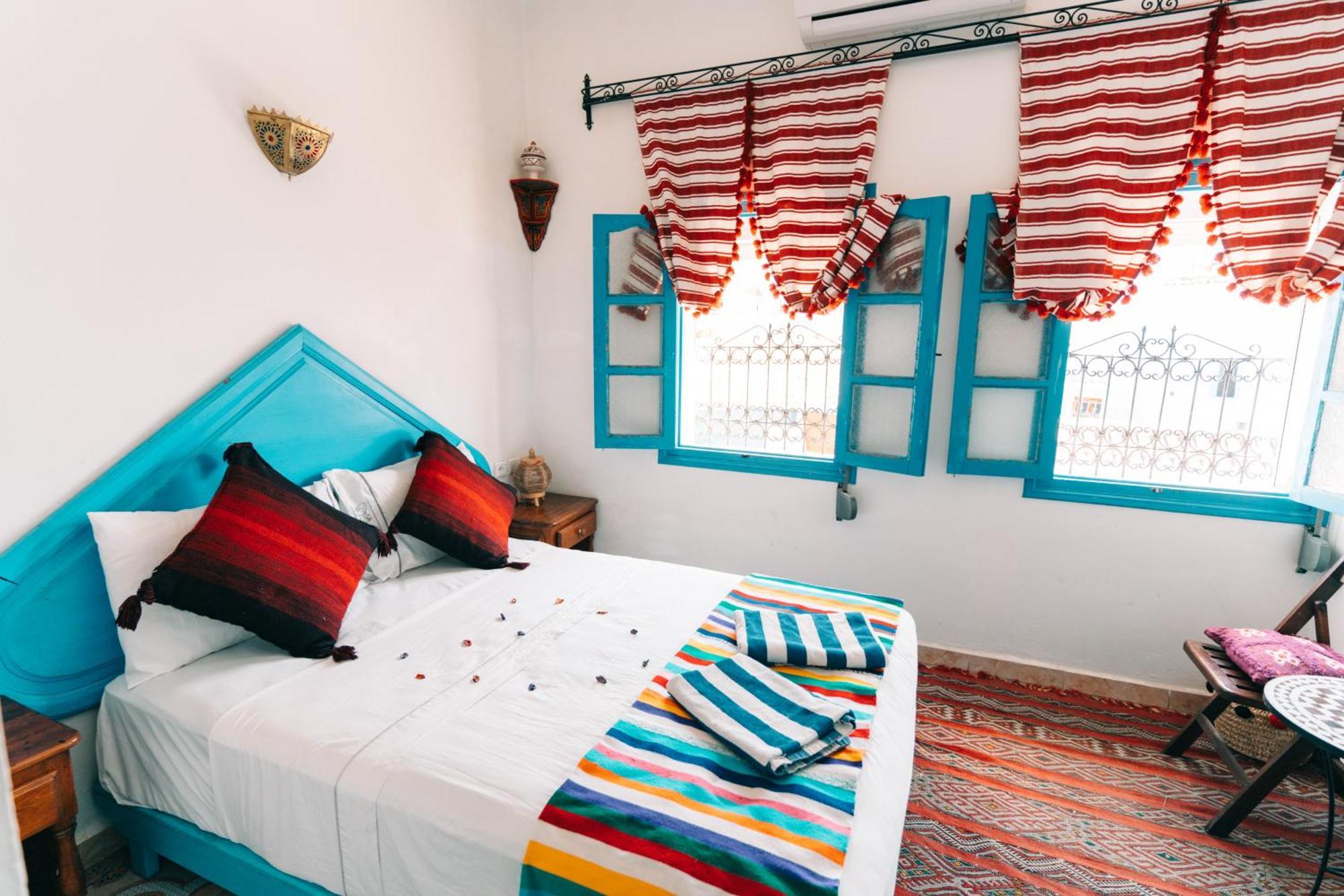 Hotel Sakura Chefchaouen Kültér fotó